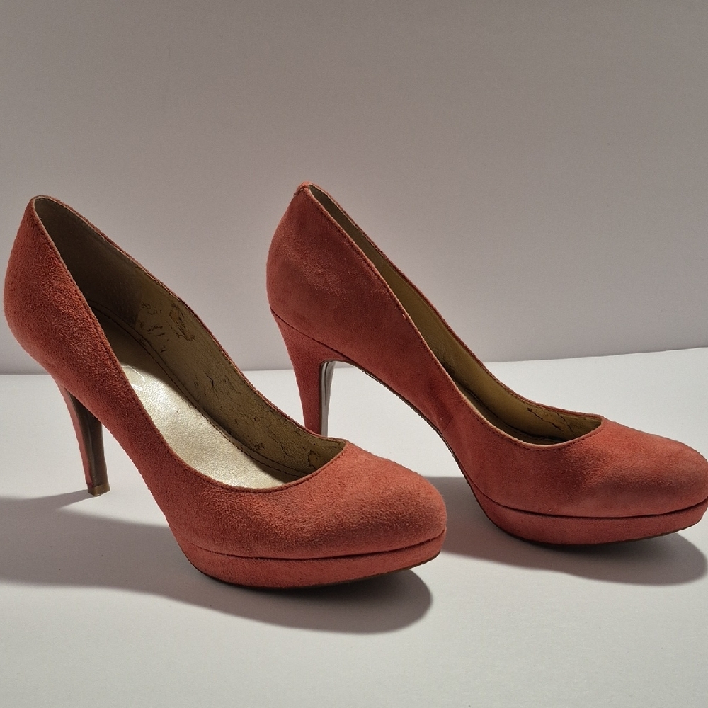 Marc Fisher Pink Suede Heels Sz 8M